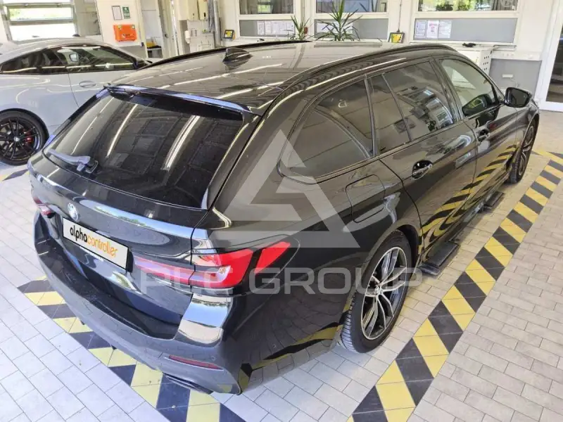 2023 BMW 530