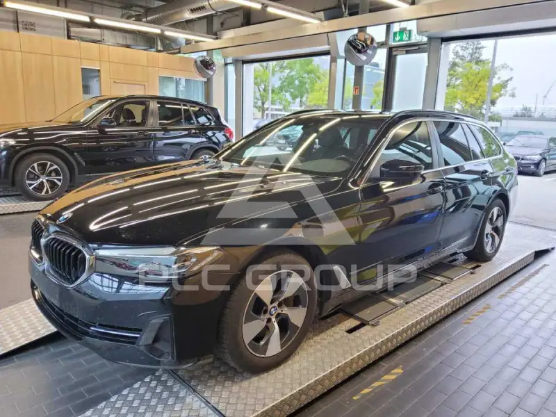 2023 BMW 530