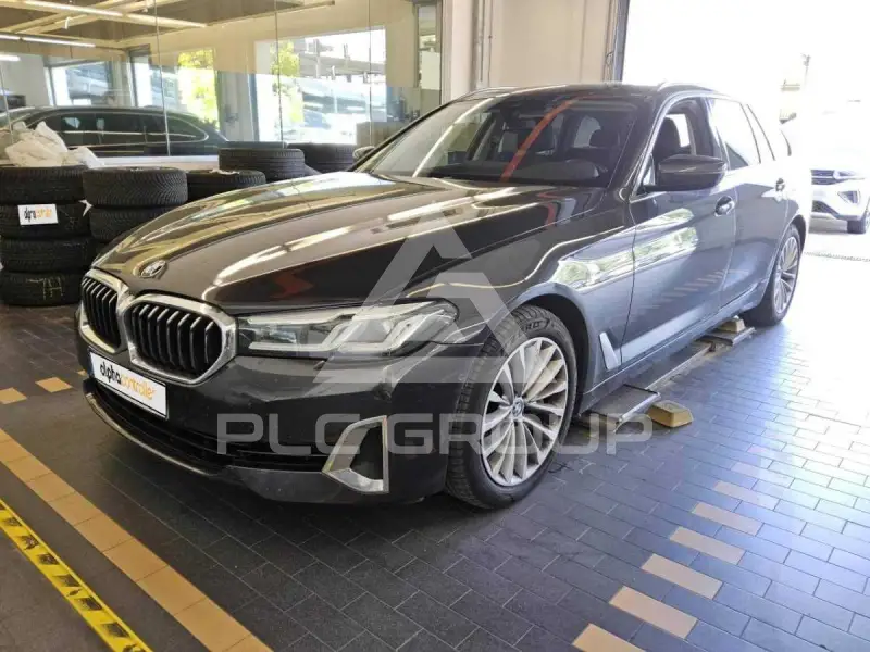 2023 BMW 530