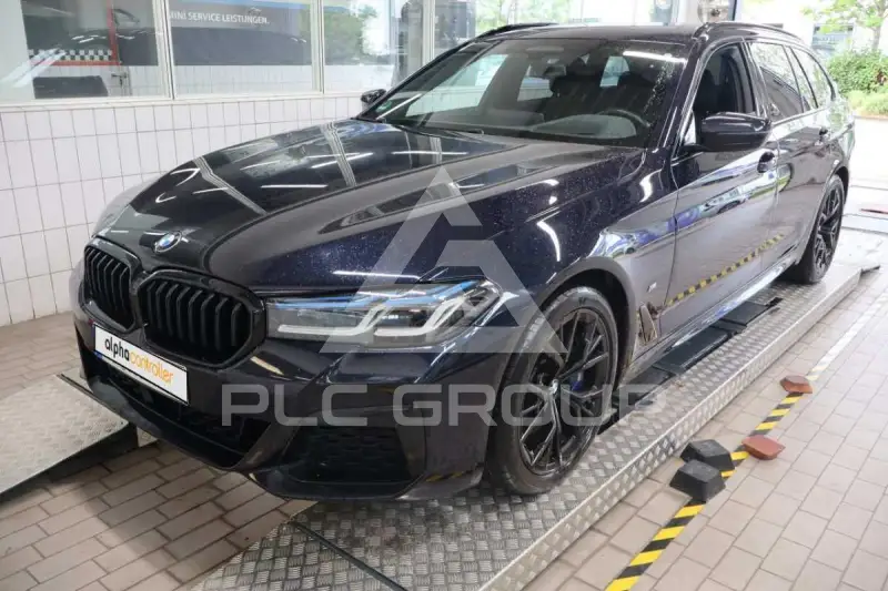 2023 BMW 530