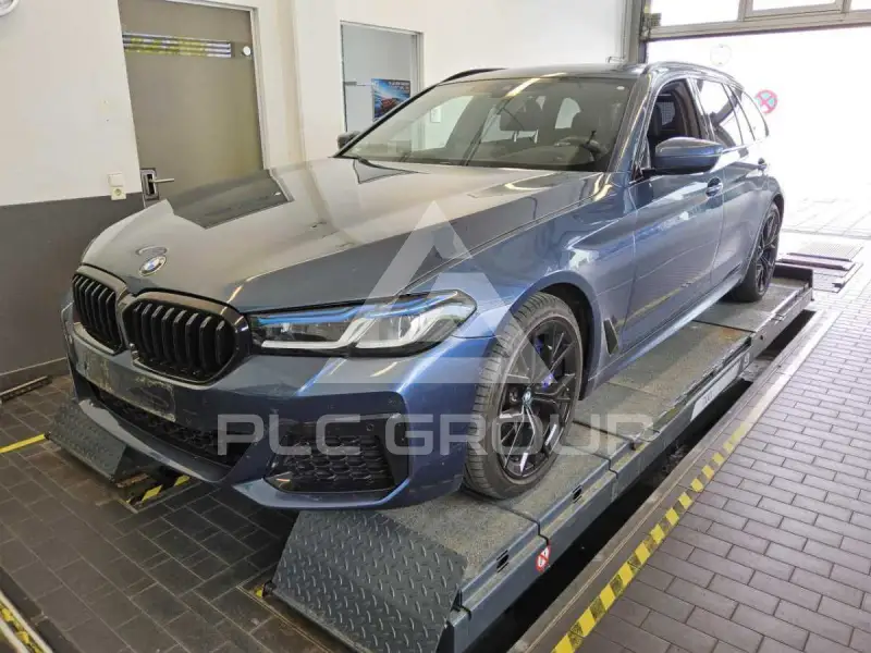 2023 BMW 530