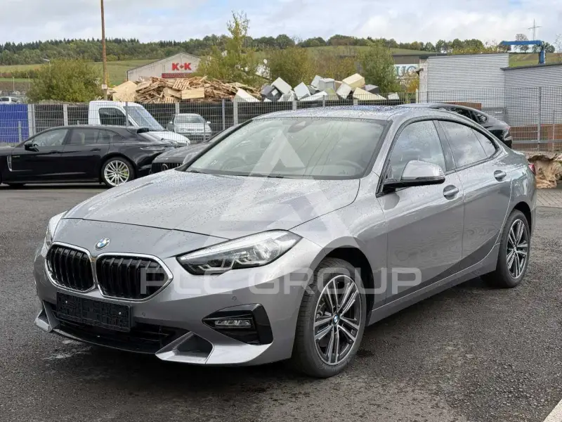 2023 BMW 218