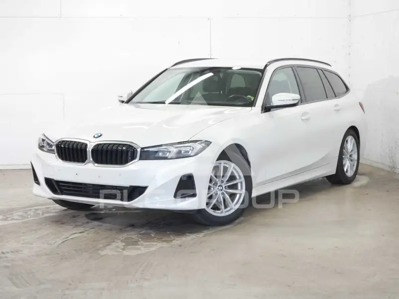 2023 BMW 320