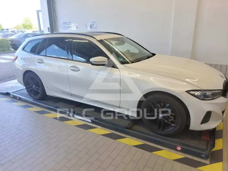 2023 BMW 320