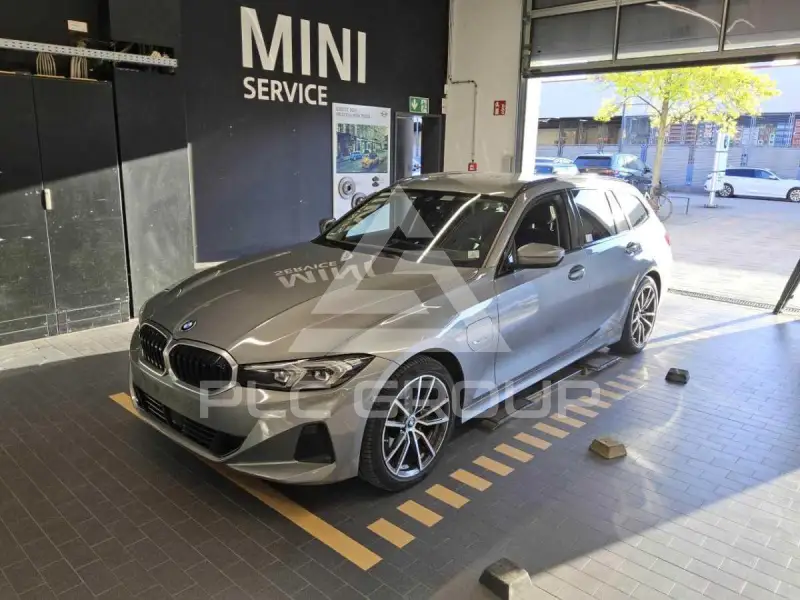 2023 BMW 320