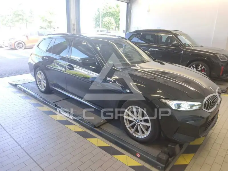 2023 BMW 320