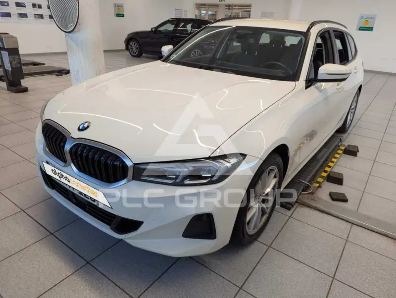 2023 BMW 320