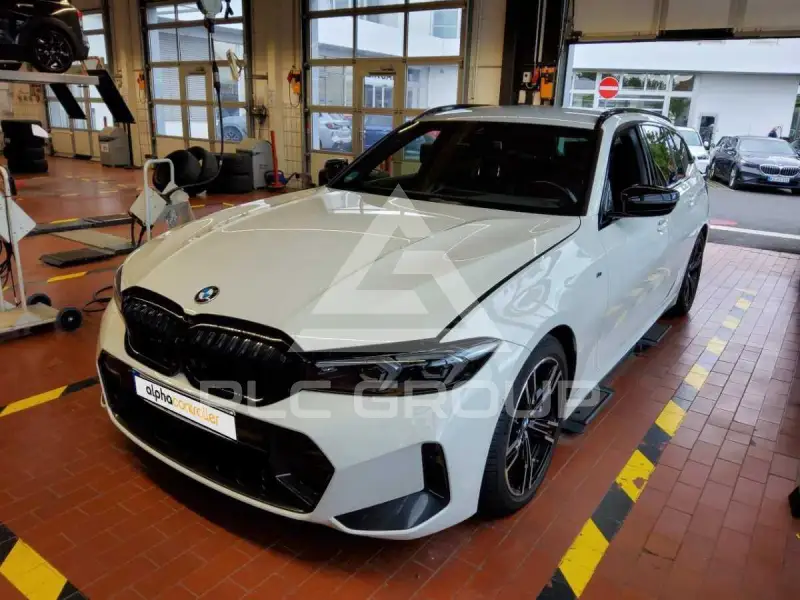 2023 BMW 330