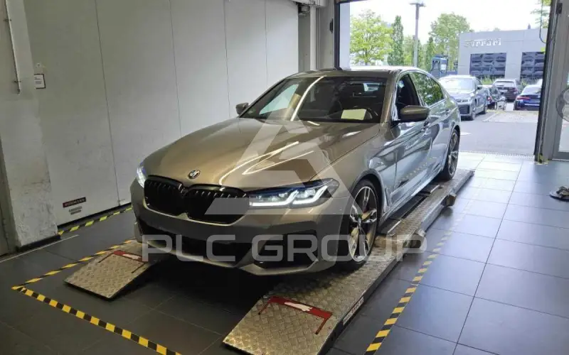 2023 BMW 550
