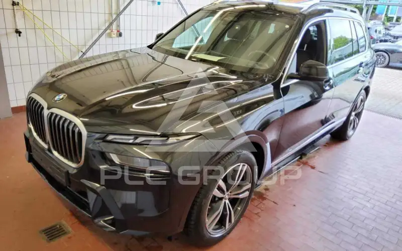 2023 BMW X7