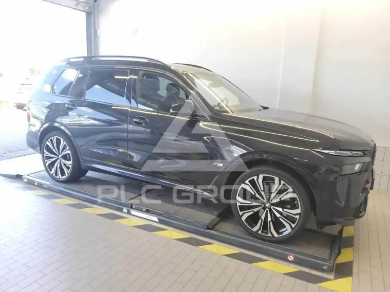 2023 BMW X7
