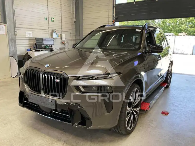 2023 BMW X7