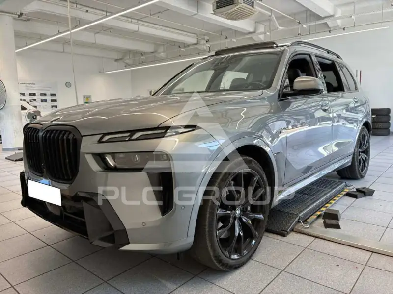 2023 BMW X7