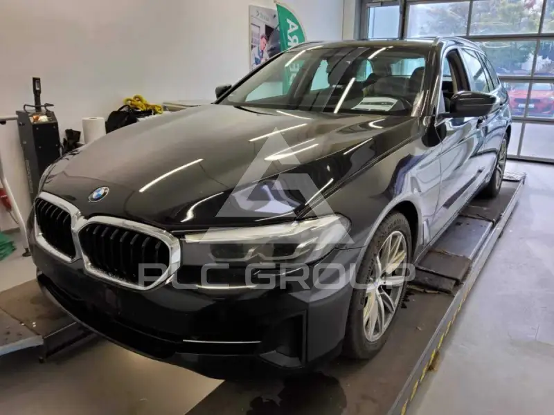 2023 BMW 520