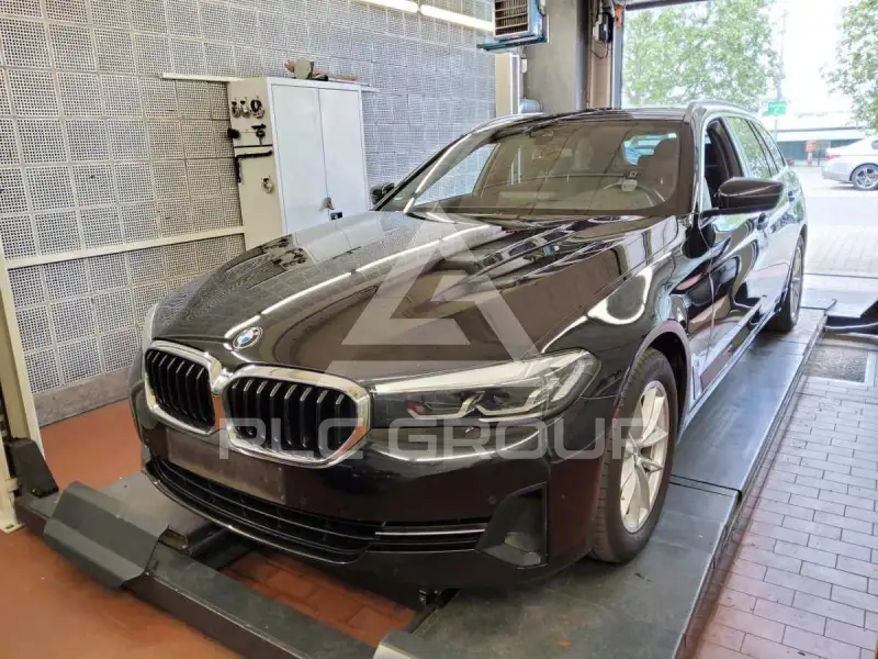 2023 BMW 520