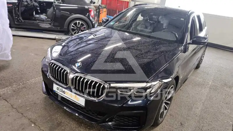 2023 BMW 520