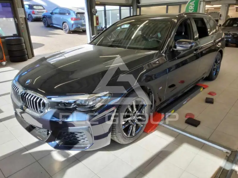 2023 BMW 520