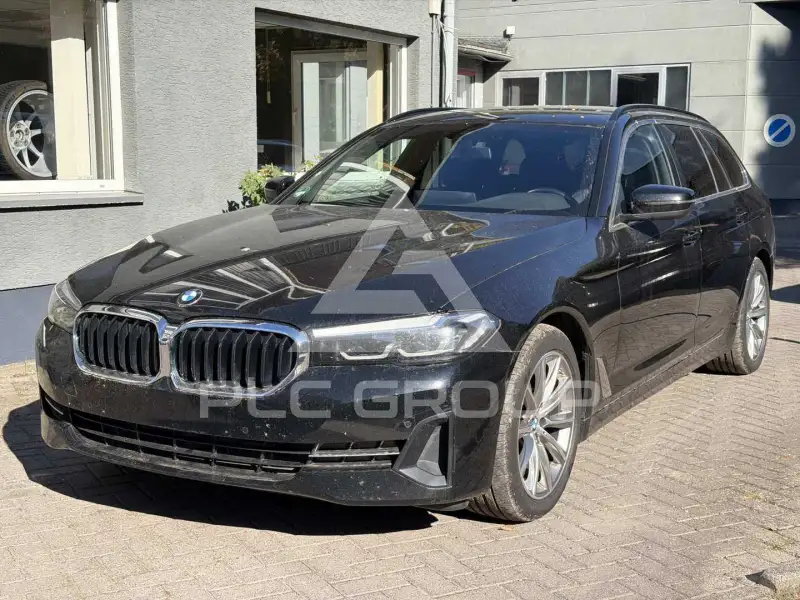 2023 BMW 520