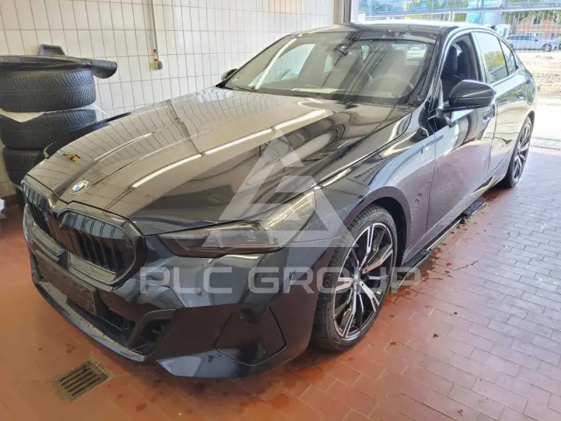 2023 BMW 520