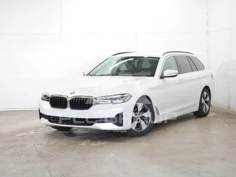 2023 BMW 520