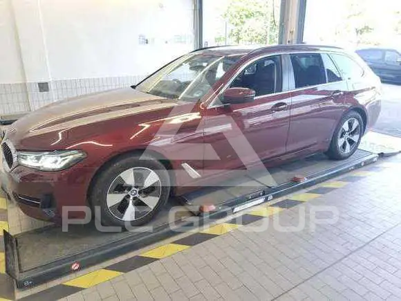 2023 BMW 520