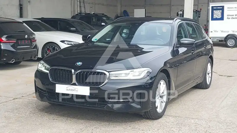2023 BMW 520
