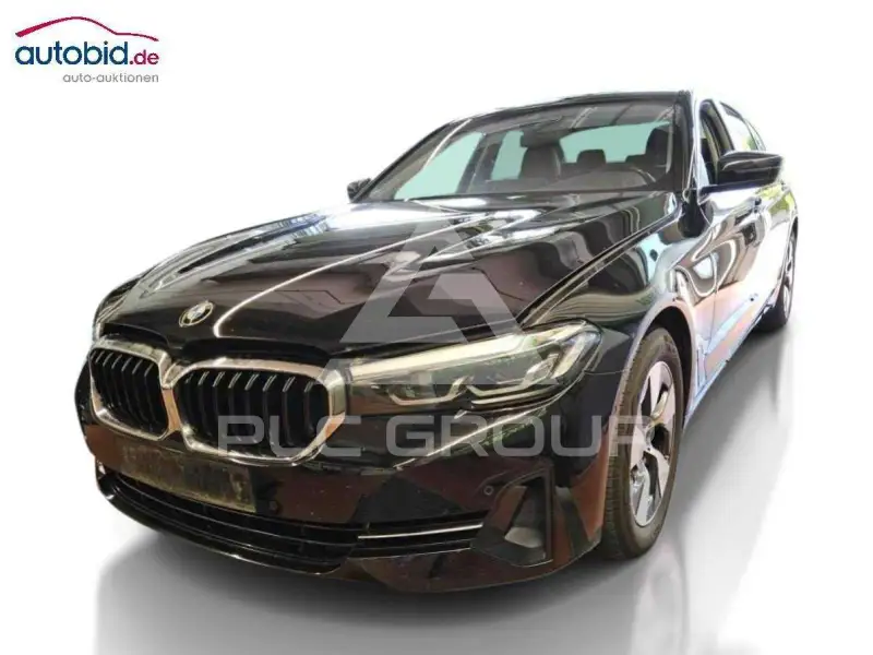 2023 BMW 520