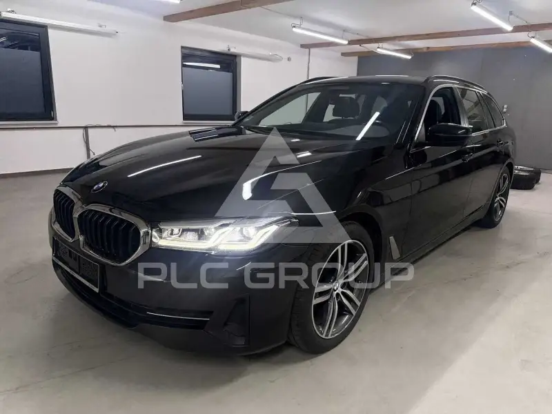 2023 BMW 520