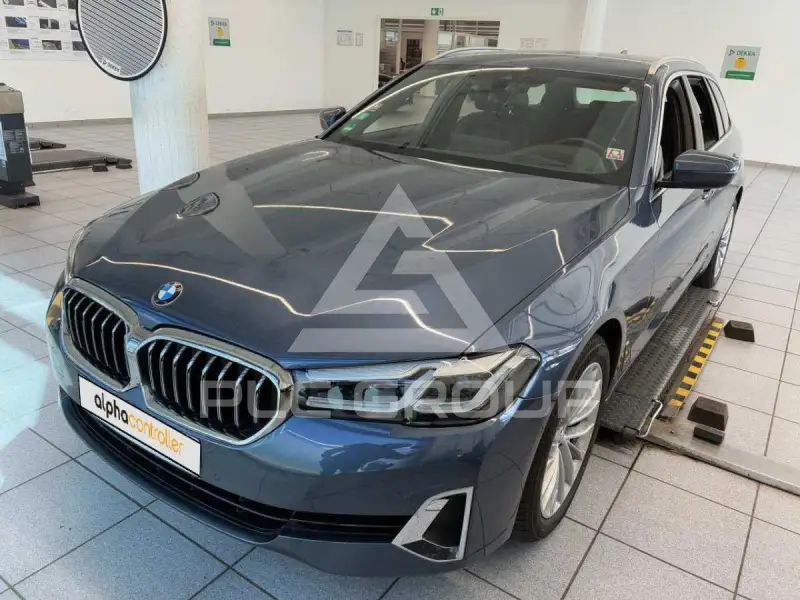 2023 BMW 520
