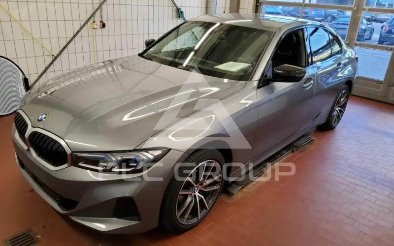 2023 BMW 318