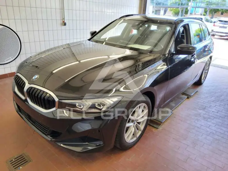 2023 BMW 318