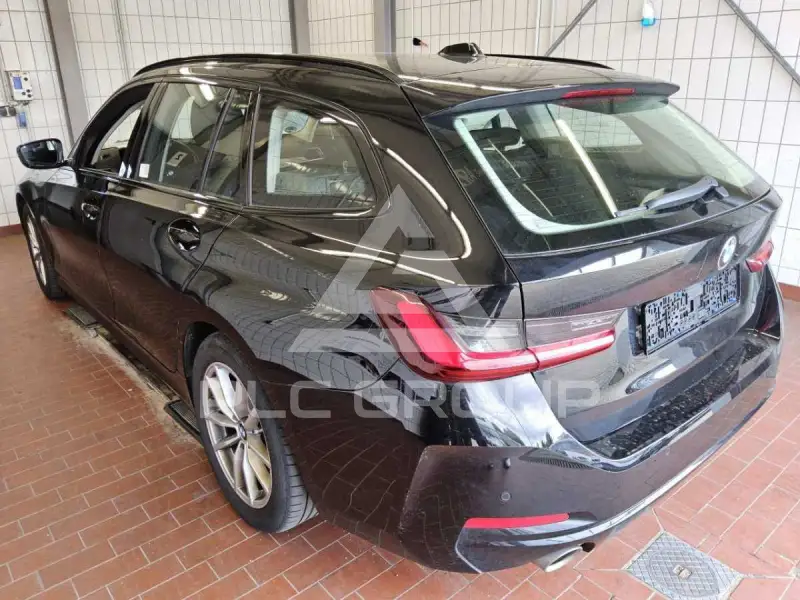 2023 BMW 318