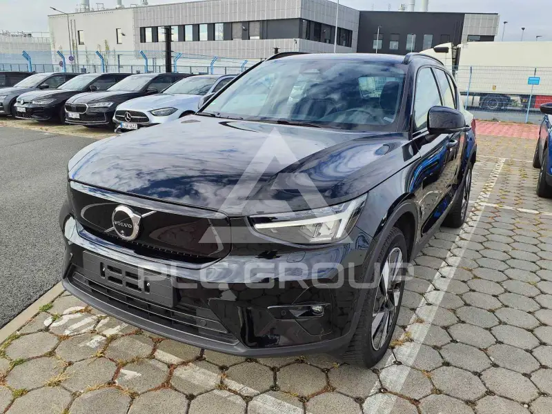 2023 Volvo XC40