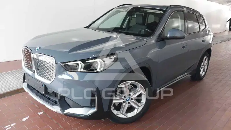 2025 BMW iX