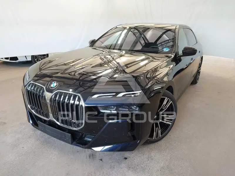 2025 BMW 740