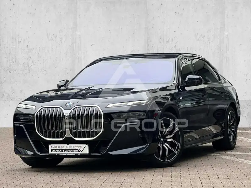 2025 BMW 740