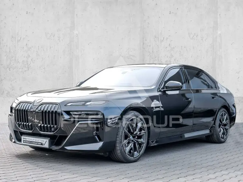 2025 BMW 740