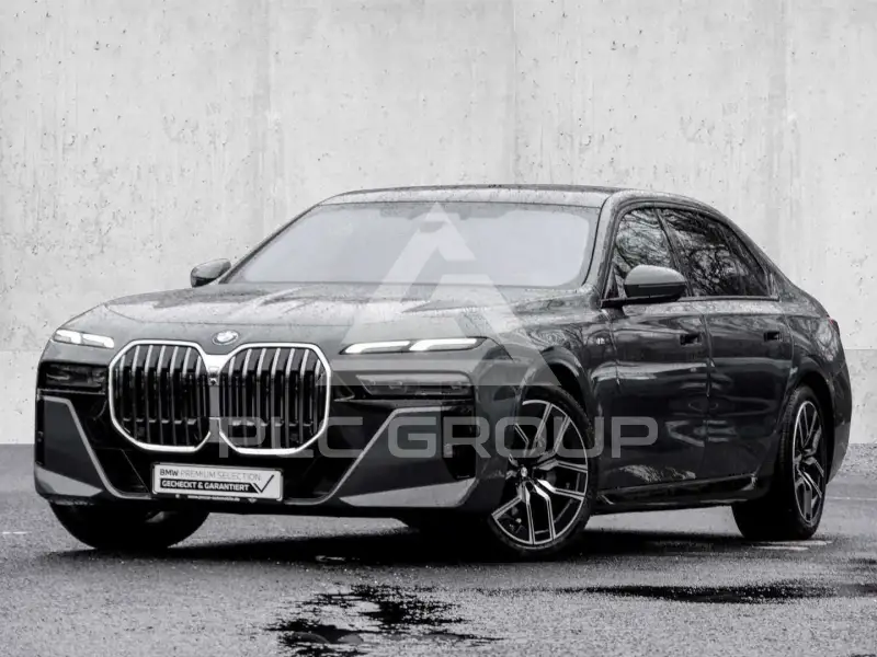 2025 BMW 740
