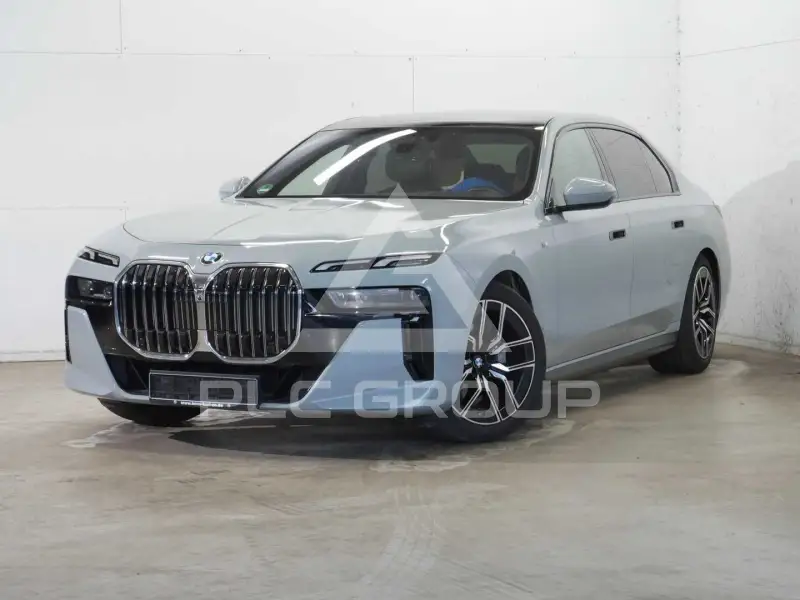 2025 BMW 740
