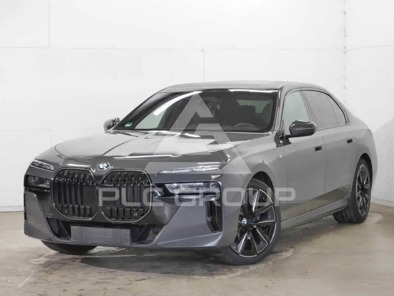 2025 BMW 740