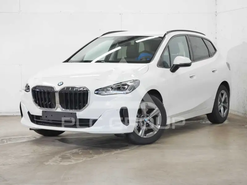 2025 BMW 220