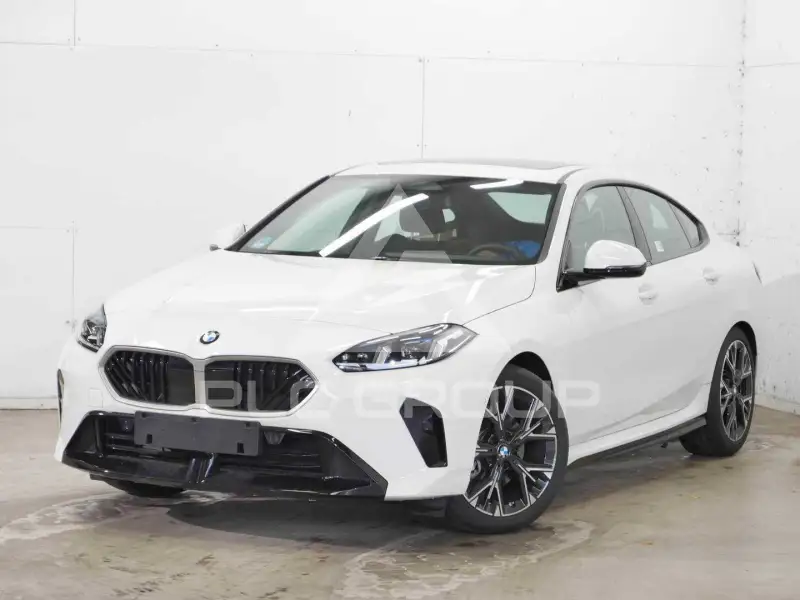 2025 BMW 220