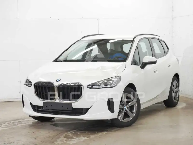 2025 BMW 220