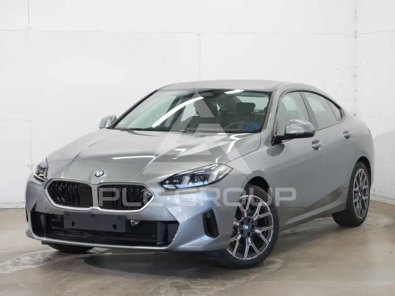 2025 BMW 220