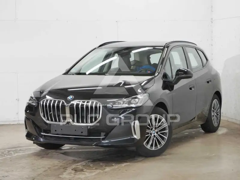 2025 BMW 220