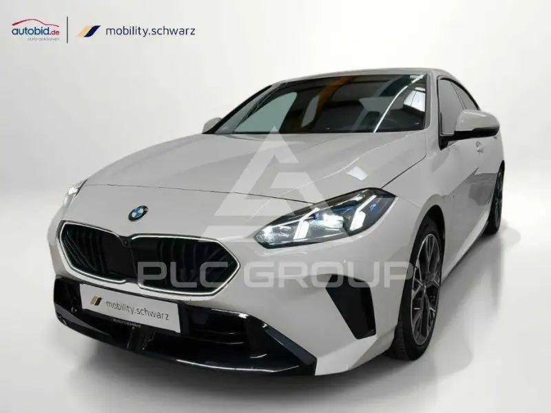 2025 BMW 220