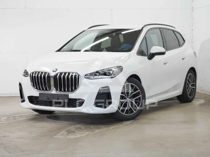 2025 BMW 220