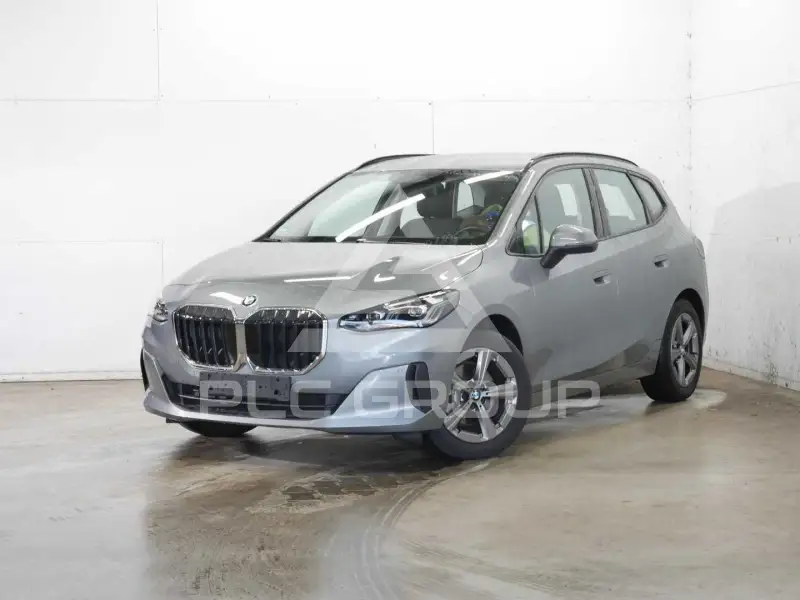 2025 BMW 220