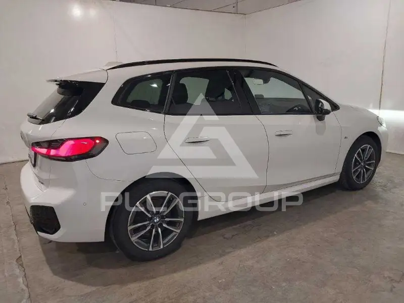 2025 BMW 218