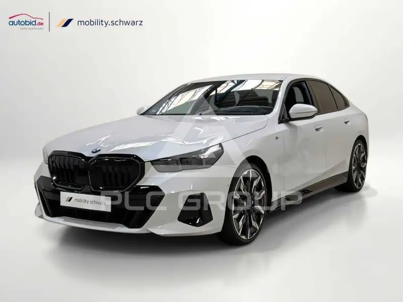 2025 BMW 540